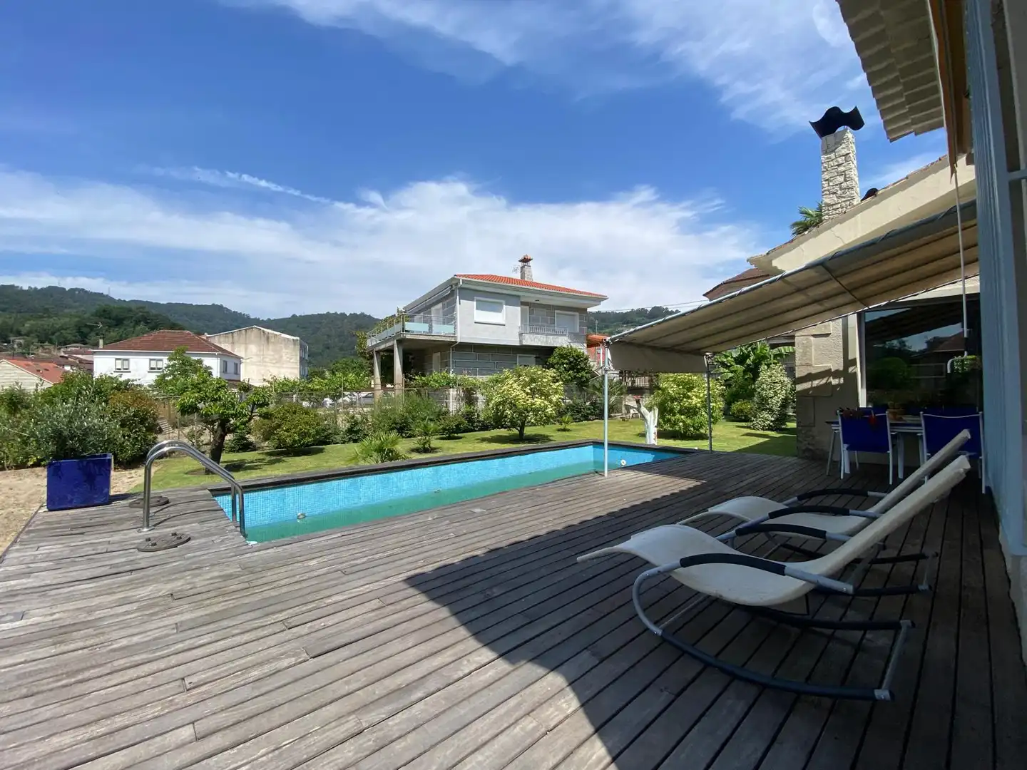 Piscina de Casa o xalet en venda en Leiro amb Aire condicionat, Calefacció i Jardí privat