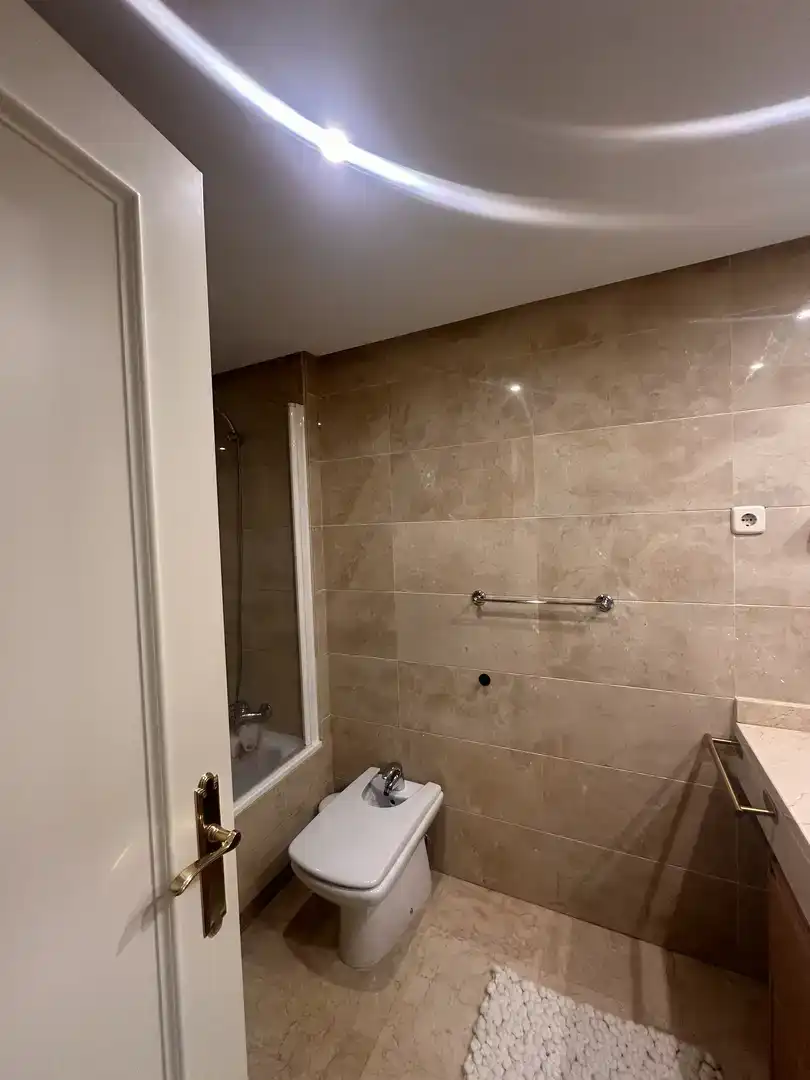 Bany de Pis en venda en Marbella amb Aire condicionat, Piscina i Balcó
