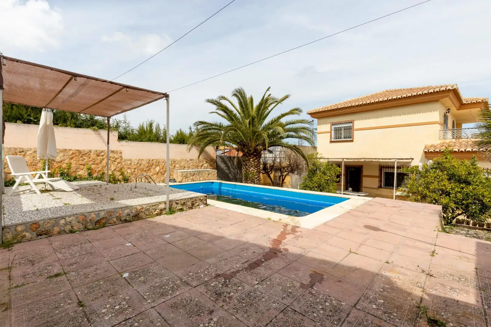 Vista exterior de Casa o chalet en venta en Escúzar con Terraza y Piscina