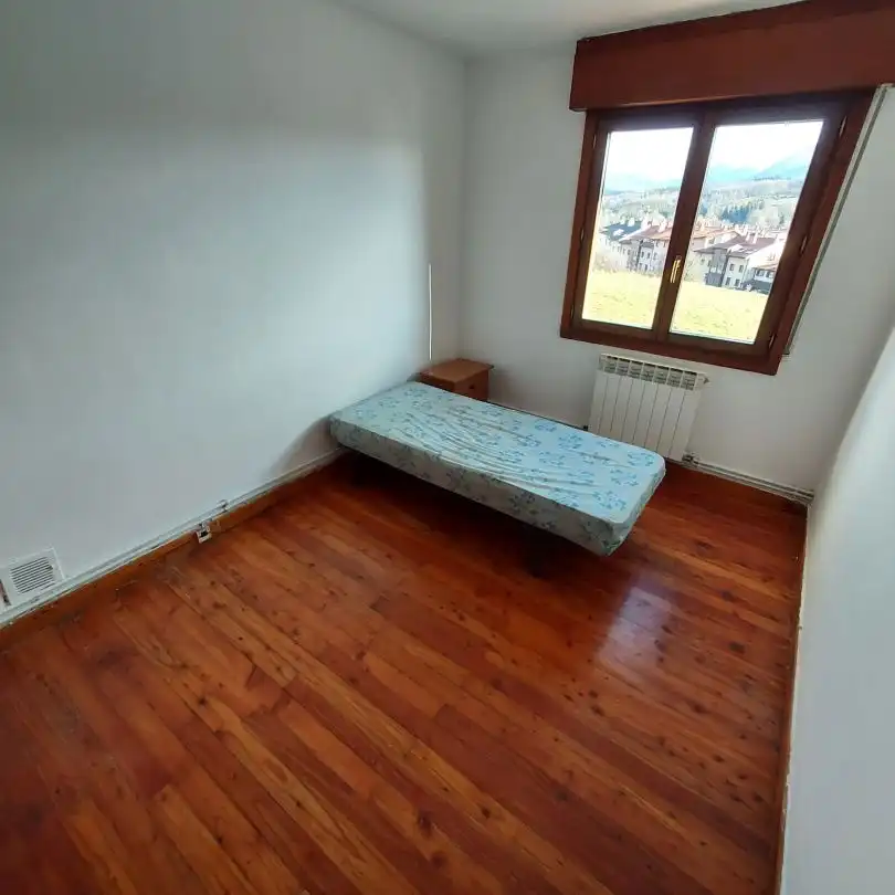 Habitación de Piso en venta en Otxandio con Calefacción y Balcón