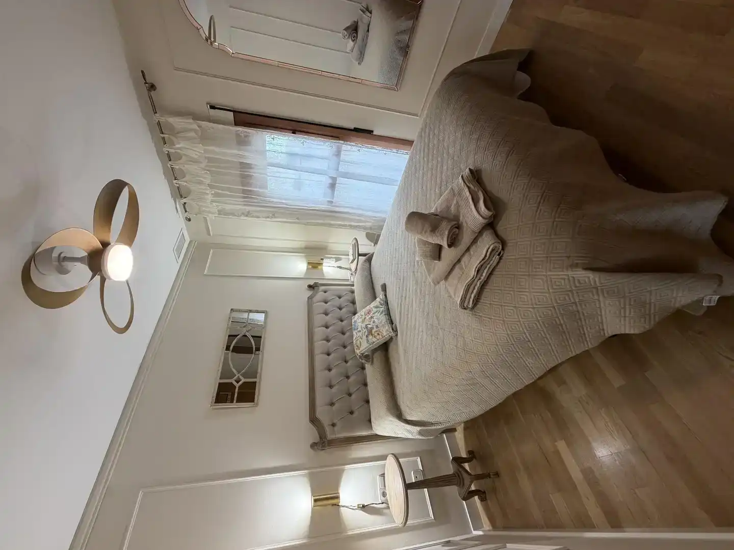 Dormitori de Apartament de lloguer en Valencia amb Aire condicionat, Parquet i Moblat