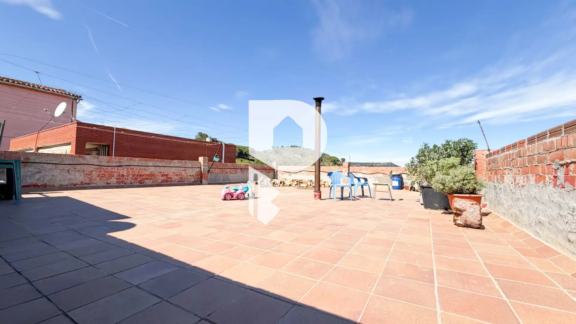Terrace of Houses for sale in Sant Vicenç Dels Horts  with Terrace, Storage room and TV