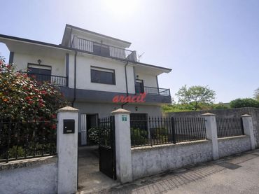 Casa con jardín en venta en O Pereiro de Aguiar