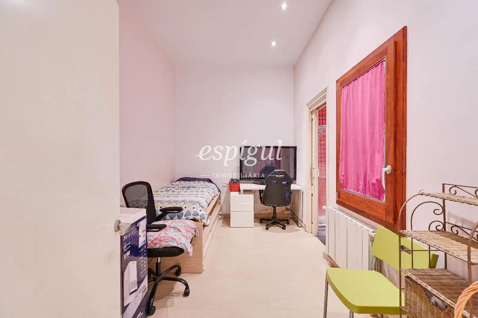 Habitación de Piso en venta en Girona con Calefacción, Terraza y Amueblado
