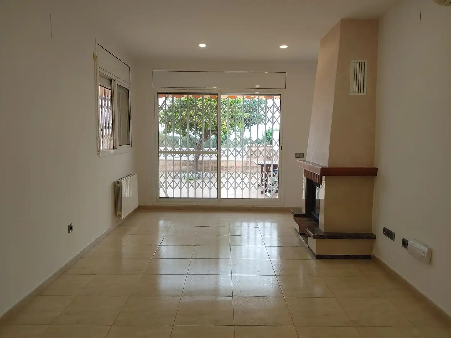 Reihenhaus mit Garten zum Verkauf in NUESTRA SEÑORA DE MONTSERRAT, imagen 3
