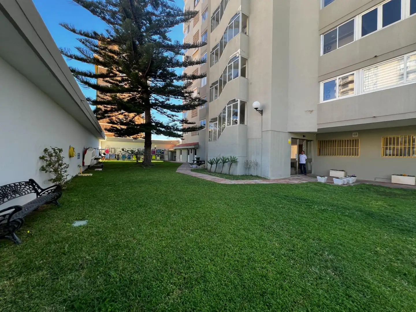 Vista exterior de Apartament en venda en Fuengirola amb Aire condicionat, Terrassa i Piscina comunitària