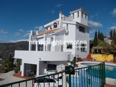 Casa con piscina in vendita a Torrox Pueblo