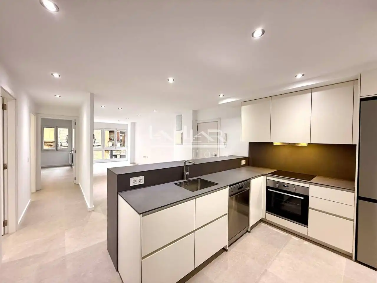 Kitchen of Flat for rent in Vic  with Heating and Balcony