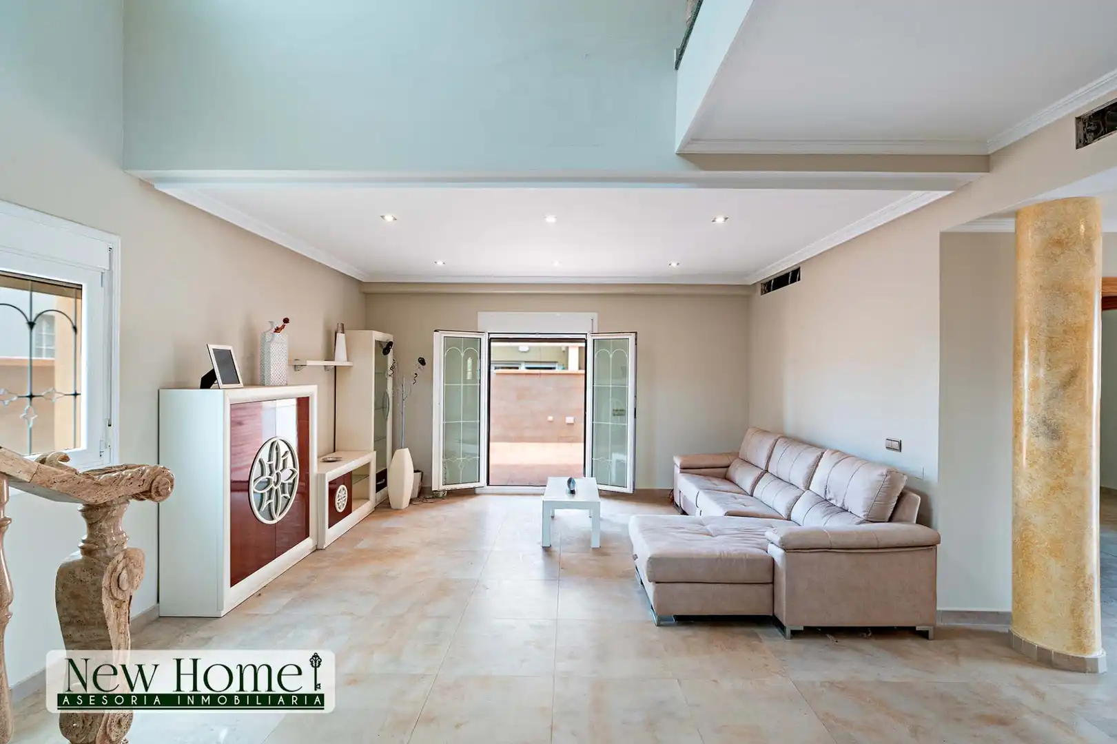 Sala de estar de Casa o chalet en venta en Roquetas de Mar con Aire acondicionado, Terraza y Amueblado