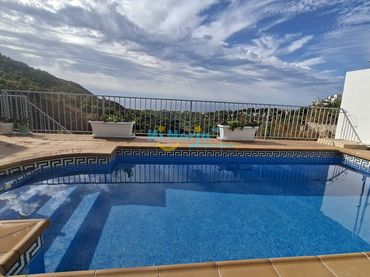 Casa con piscina en venta en Frigiliana