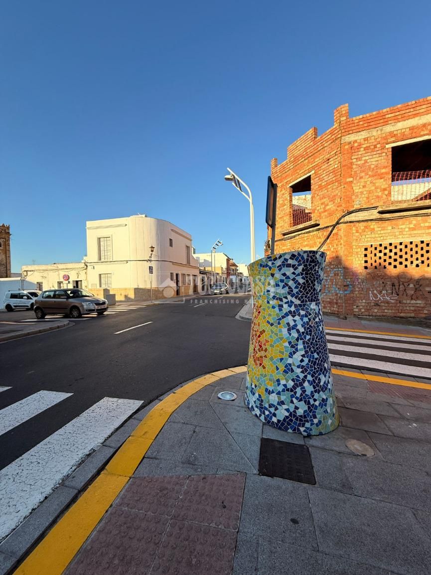 Exterior view of Single-family semi-detached for sale in Alcalá de Guadaira  with Air Conditioner, Terrace and Storage room