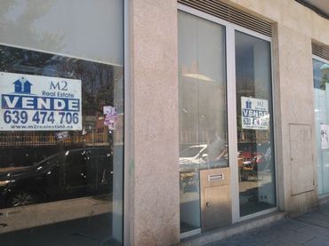 Local comercial en venda a Avenida de la Universidad