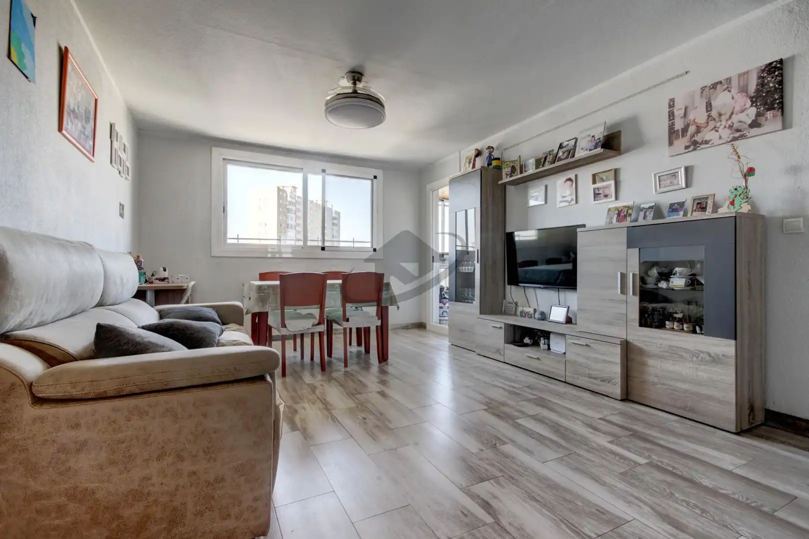 Sala de estar de Ático en venta en Badia del Vallès con Calefacción y Balcón