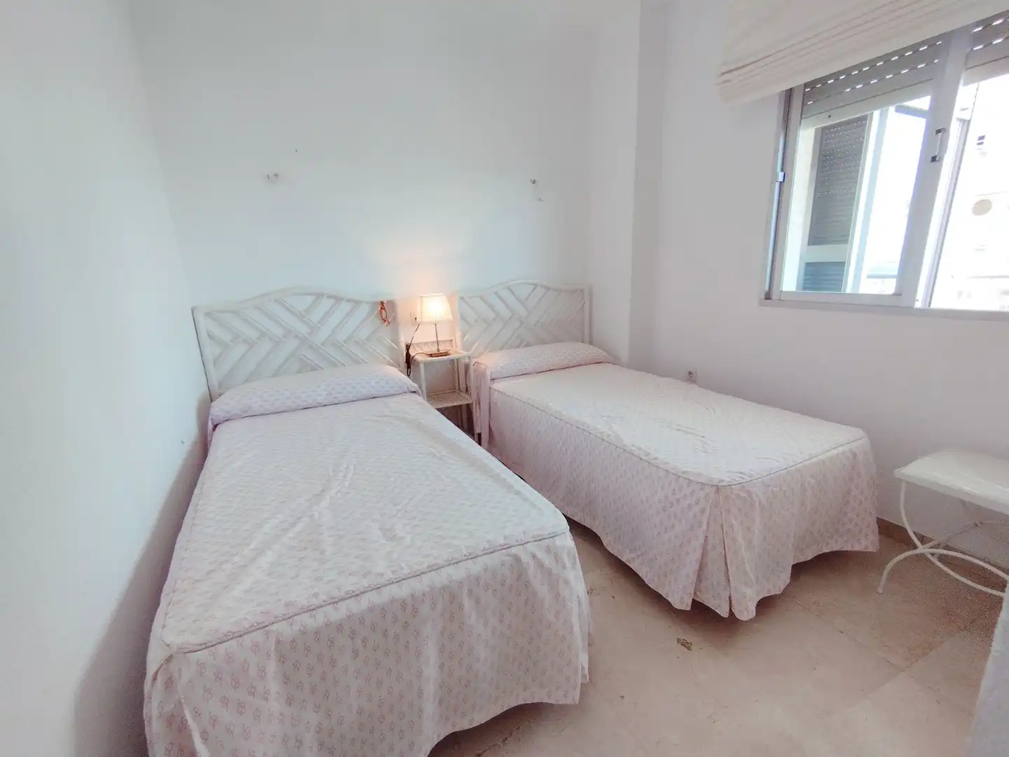 Habitación de Apartamento de alquiler en Fuengirola con Terraza
