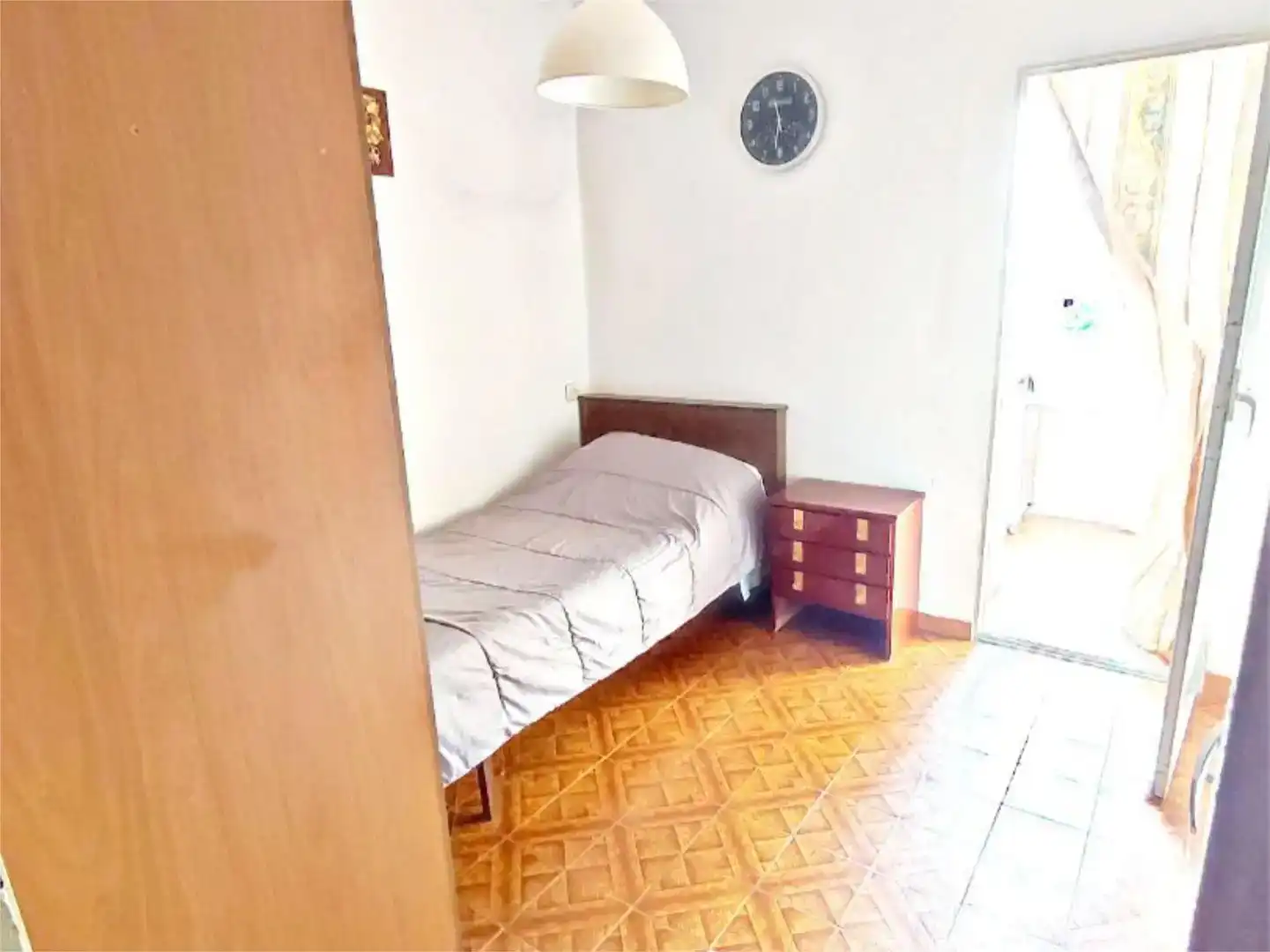 Bedroom of Flat for share in Valencia  with Air Conditioner, Furnished and Balcony