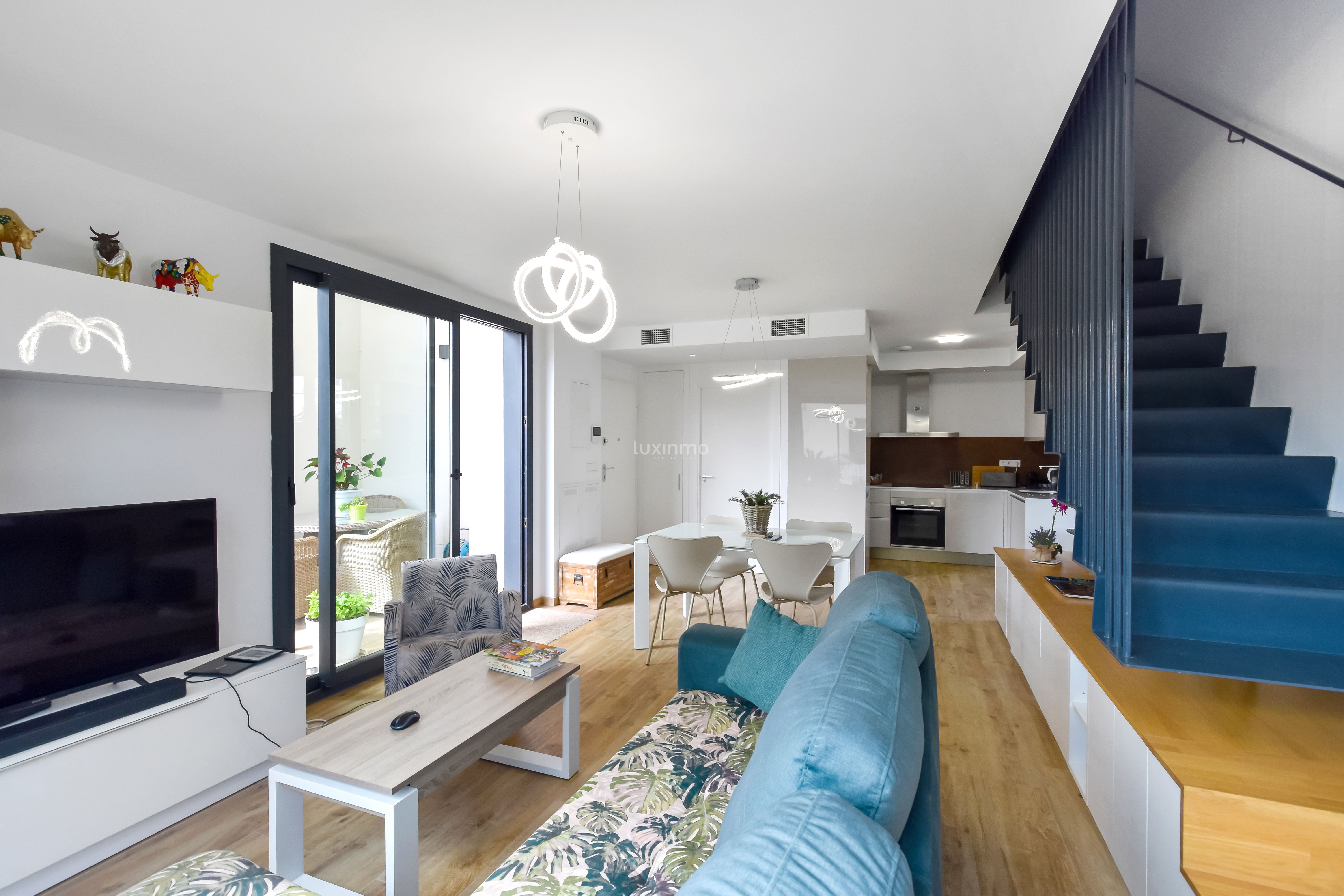 Sala d'estar de Dúplex en venda en Villajoyosa / La Vila Joiosa amb Aire condicionat, Calefacció i Jardí privat