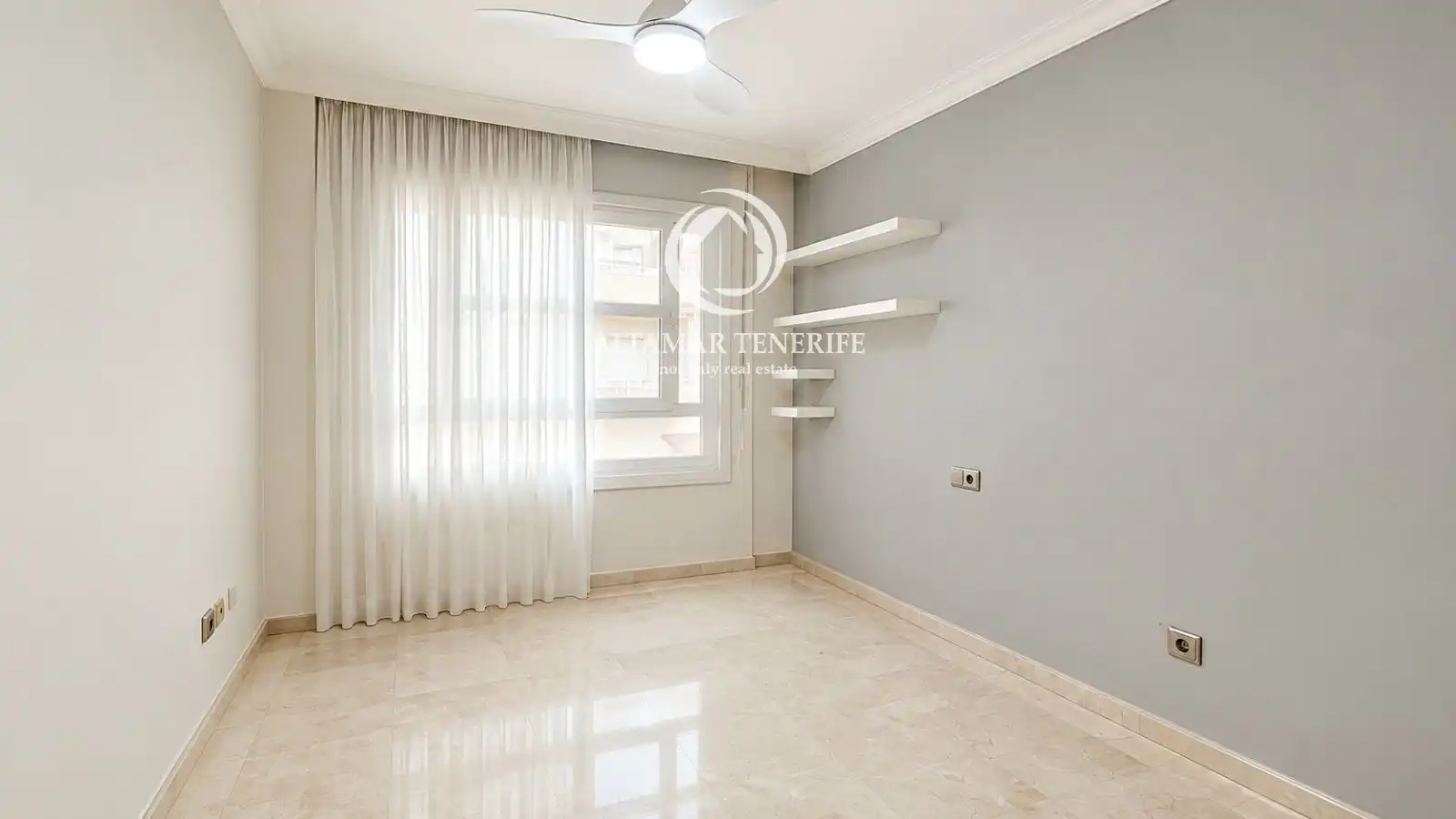 Dormitori de Apartament en venda en Santa Cruz de Tenerife amb Aire condicionat i Traster