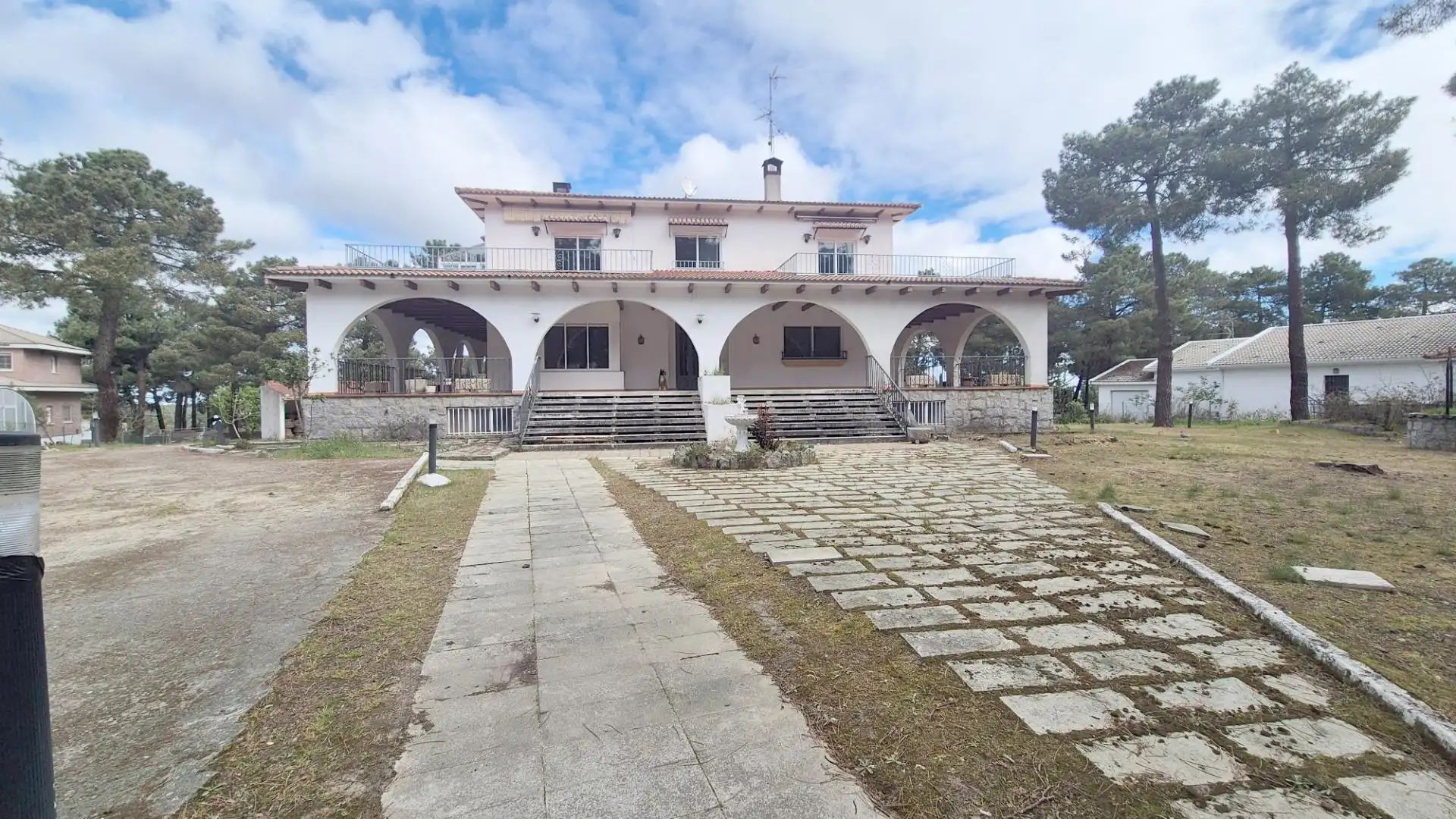 Chalet con piscina en venta en Alba de Tormes