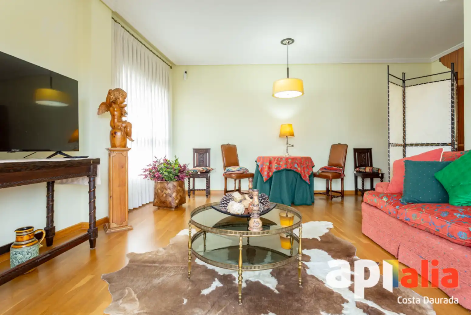 Living room of Flat for sale in Cambrils  with Heating, Parquet flooring and Swimming Pool