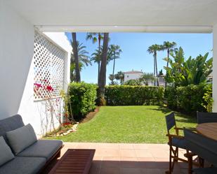 Jardí de Casa adosada de lloguer en Marbella amb Aire condicionat, Terrassa i Piscina