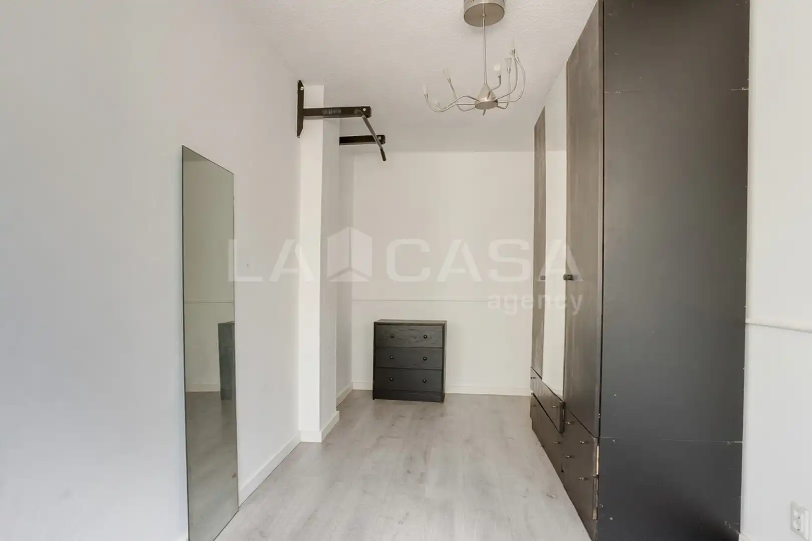 Planta baja en venta en L'Hospitalet de Llobregat con Horno