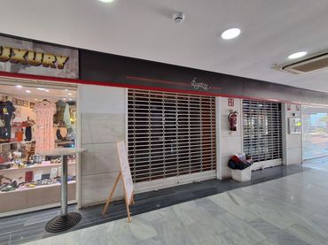 Locale commerciale in affitto a Centre