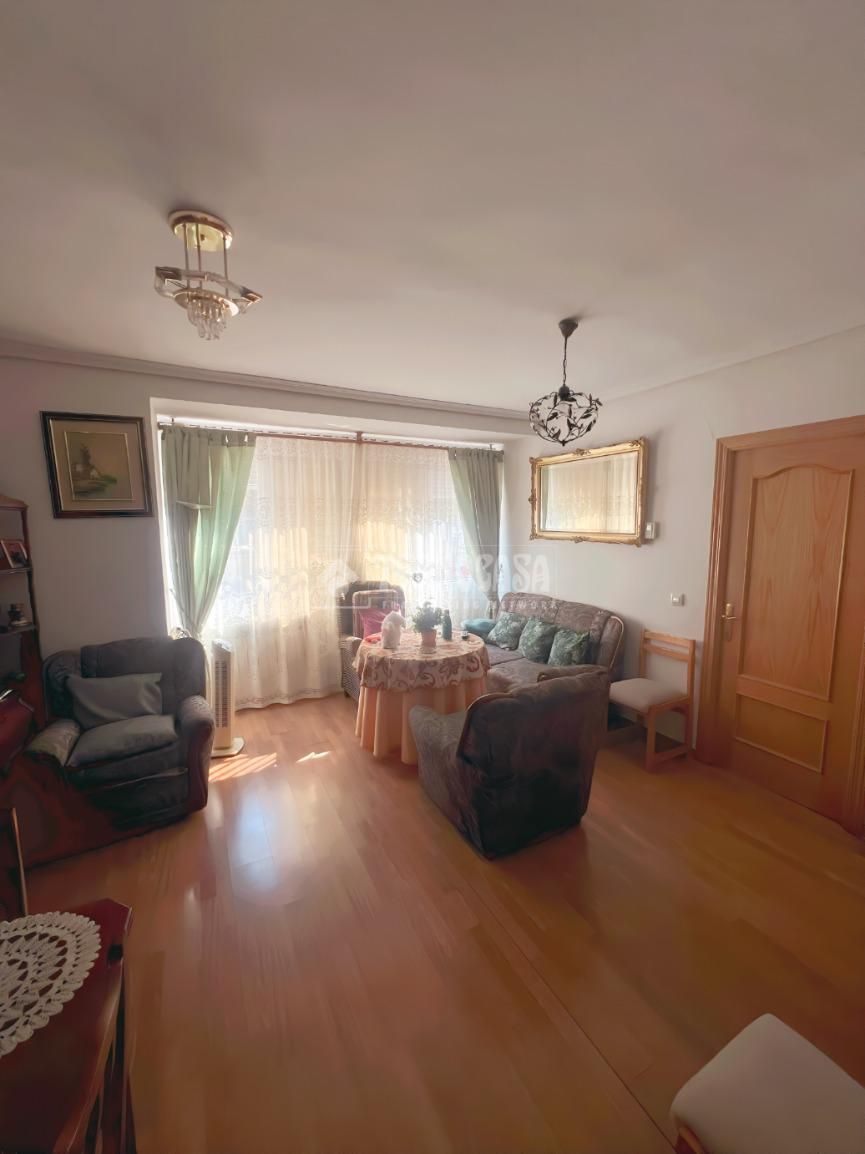 Sala de estar de Piso en venta en  Madrid Capital con Calefacción