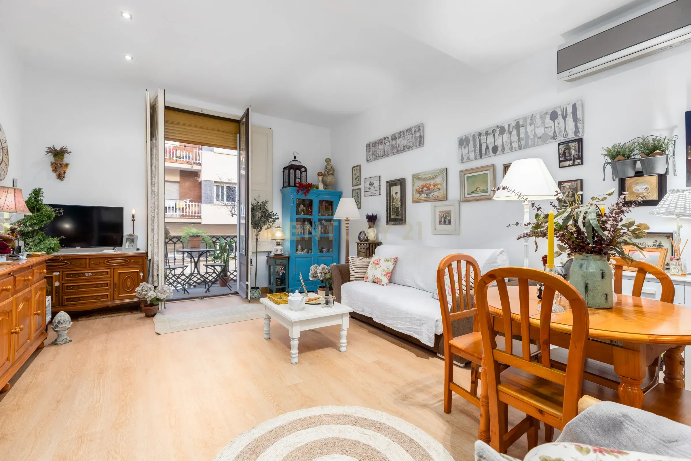 Sala d'estar de Apartament en venda en  Barcelona Capital amb Aire condicionat i Balcó