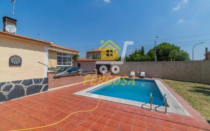 Piscina de Casa o xalet en venda en Casarrubios del Monte amb Aire condicionat, Calefacció i Jardí privat