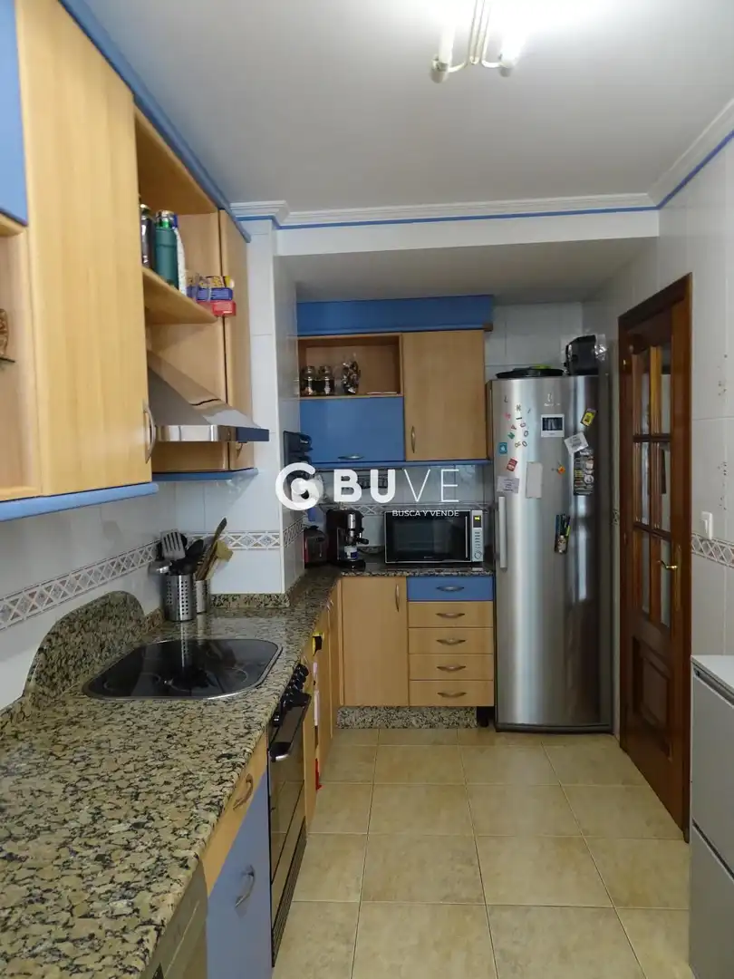 Cocina de Dúplex en venta en Teo con Calefacción, Trastero y Amueblado
