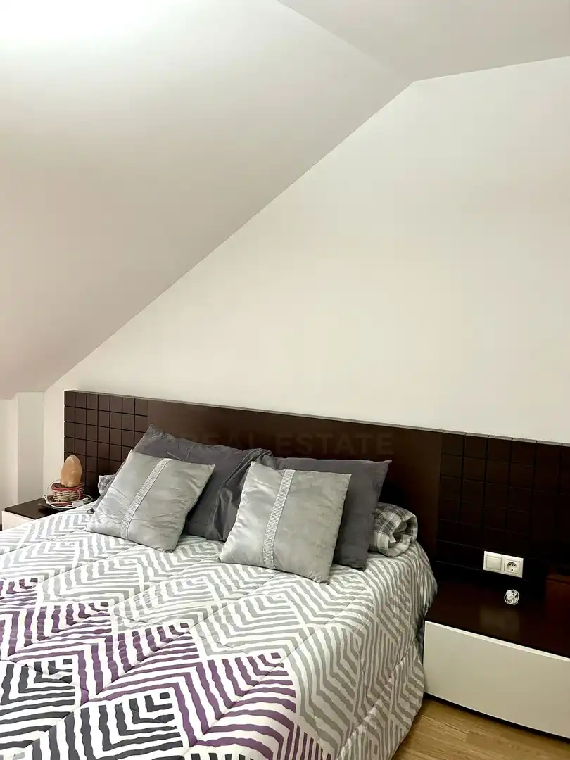 Schlafzimmer von Maisonette zum Verkauf in Valverde de la Virgen mit Klimaanlage und Heizung
