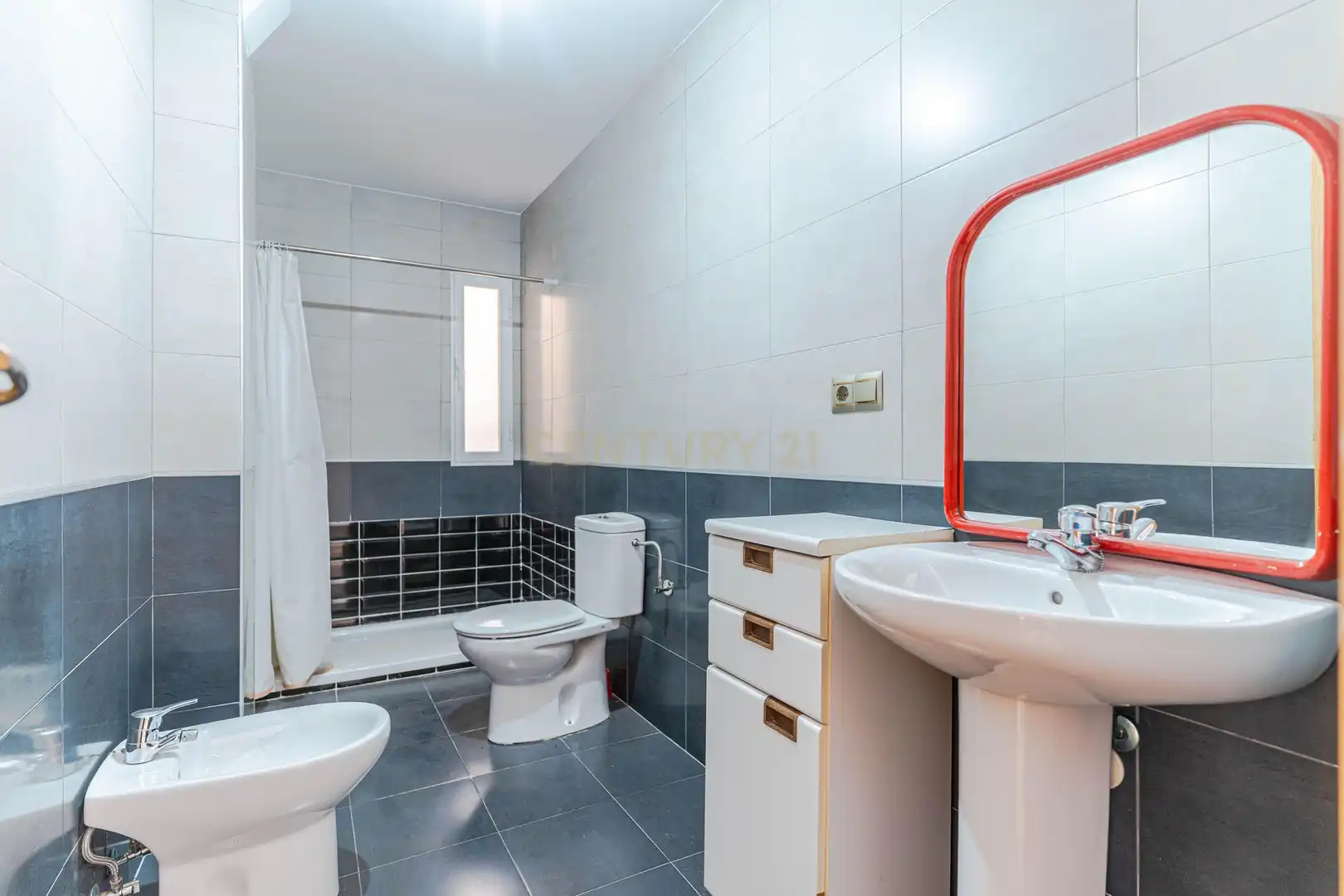 Baño de Apartamento en venta en Vegas del Genil con Balcón