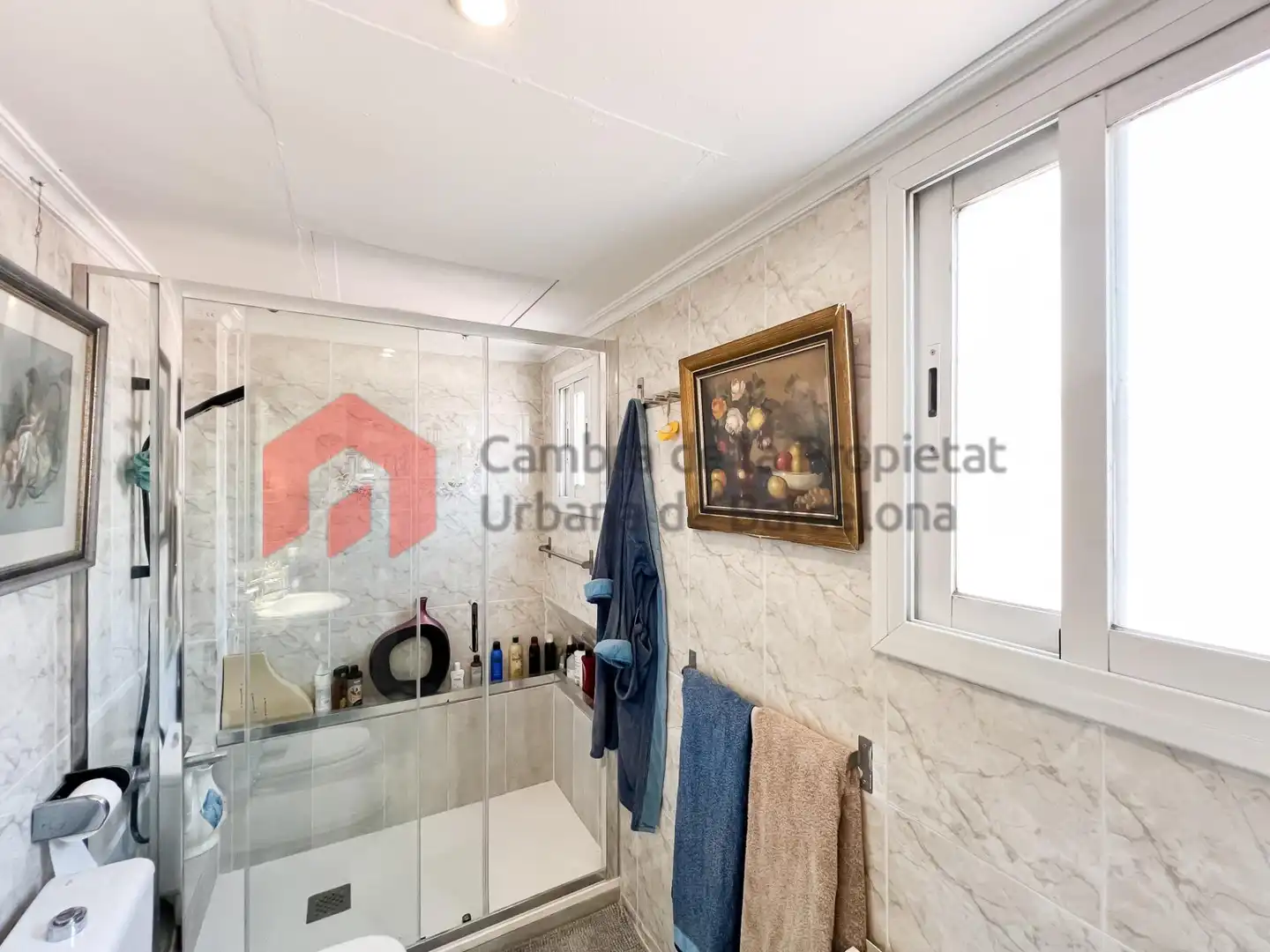 Baño de Ático en venta en Barcelona con Parquet, Terraza y Balcón