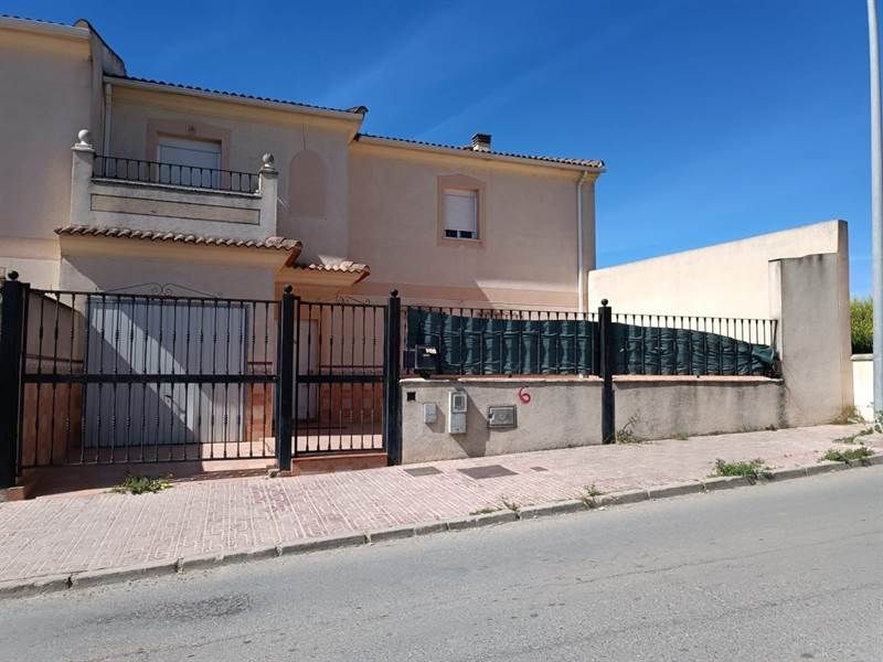 Single-family semi-detached for sale in Bujalance
