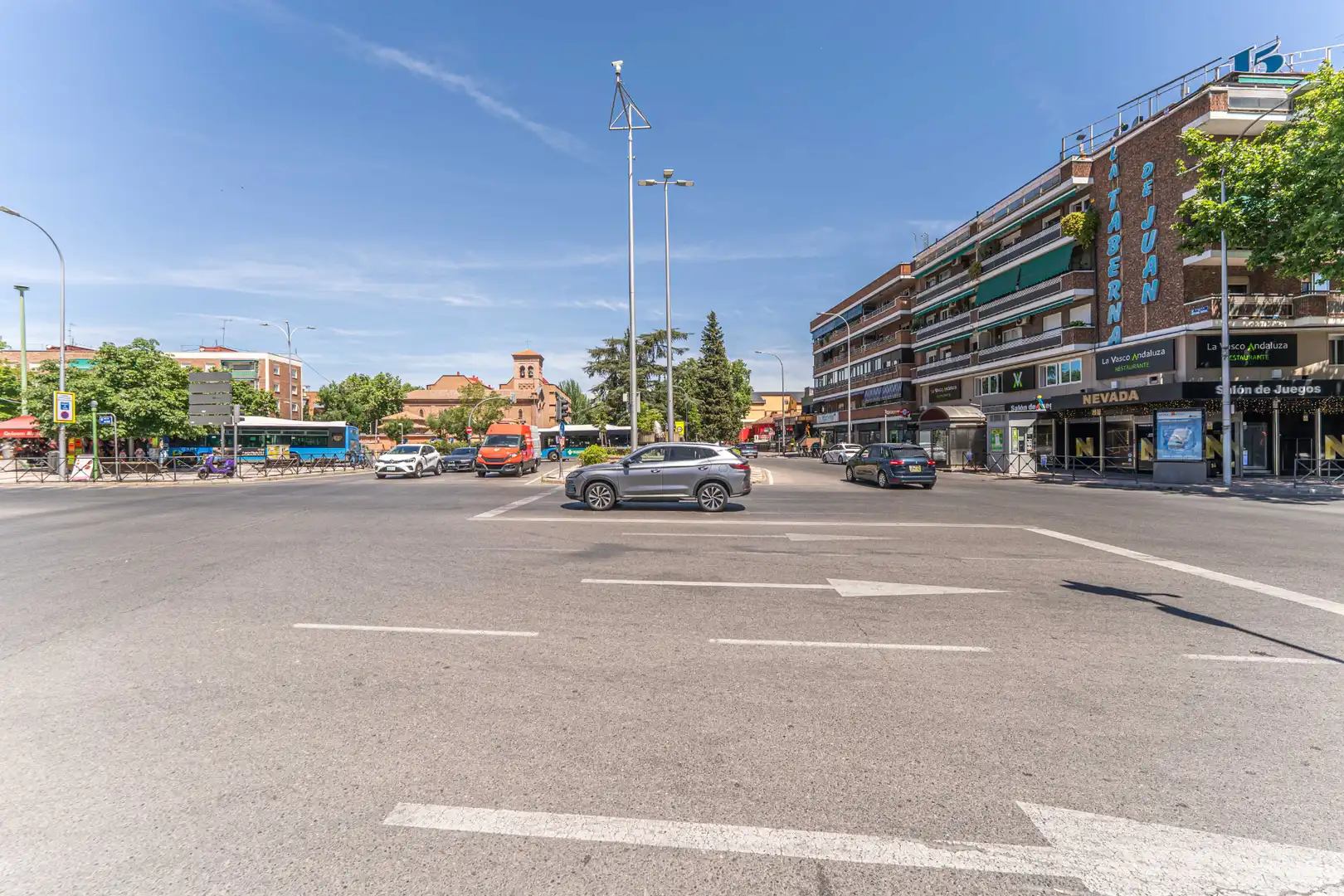 Vista exterior de Pis en venda en Madrid amb Aire condicionat i Moblat