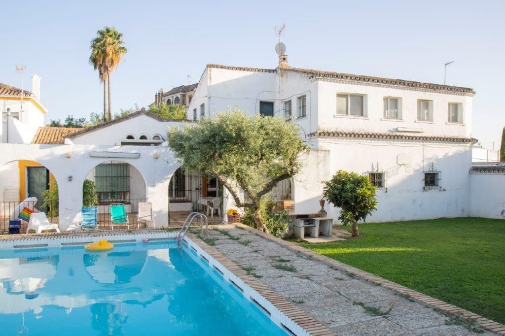 Jardí de Casa o xalet en venda en Gines amb Aire condicionat, Jardí privat i Terrassa