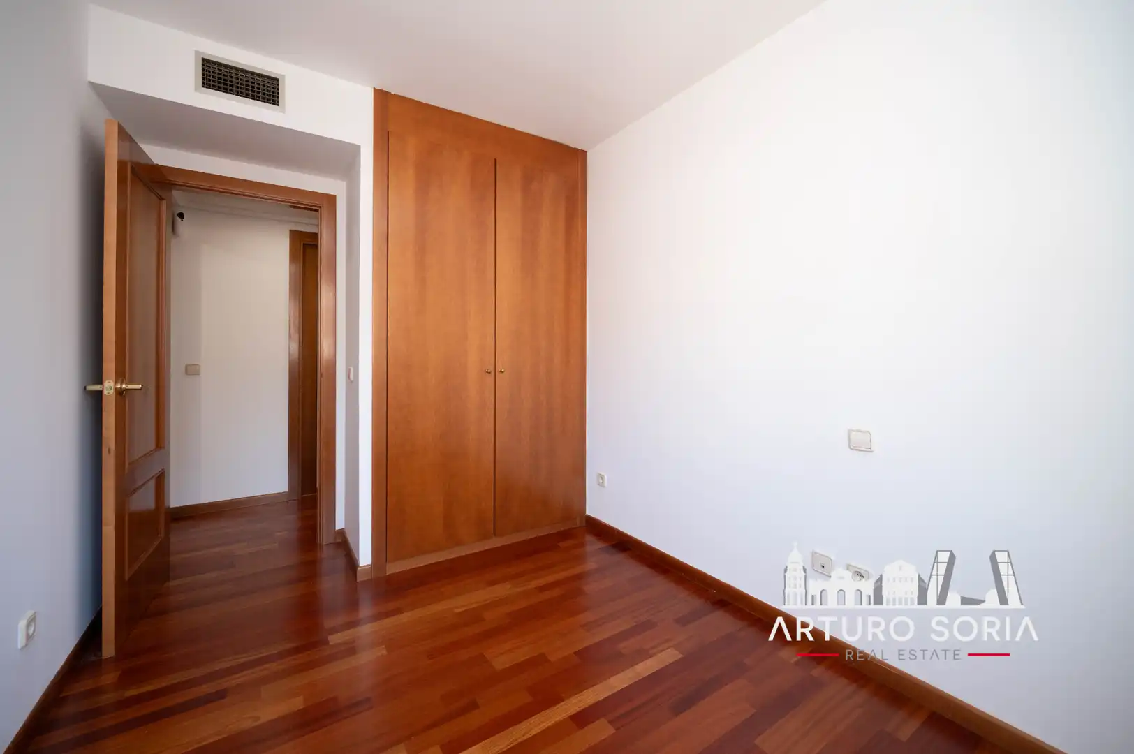 Bedroom of Flat for rent in Madrid  with Storage room and Community pool