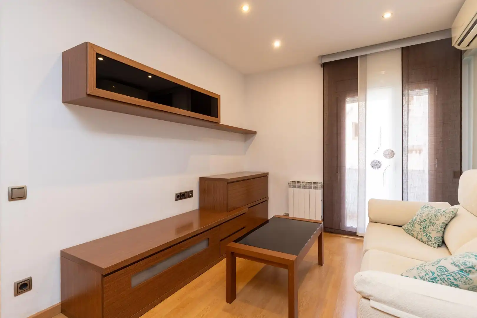 Living room of Flat for sale in Barcelona  with Air Conditioner, Heating and Parquet flooring