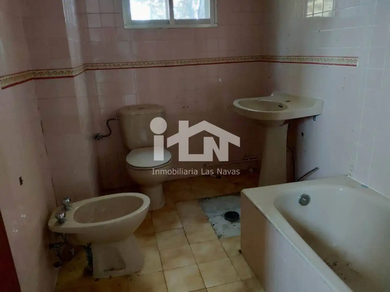 Baño de Casa o chalet en venta en Herradón de Pinares con Jardín privado