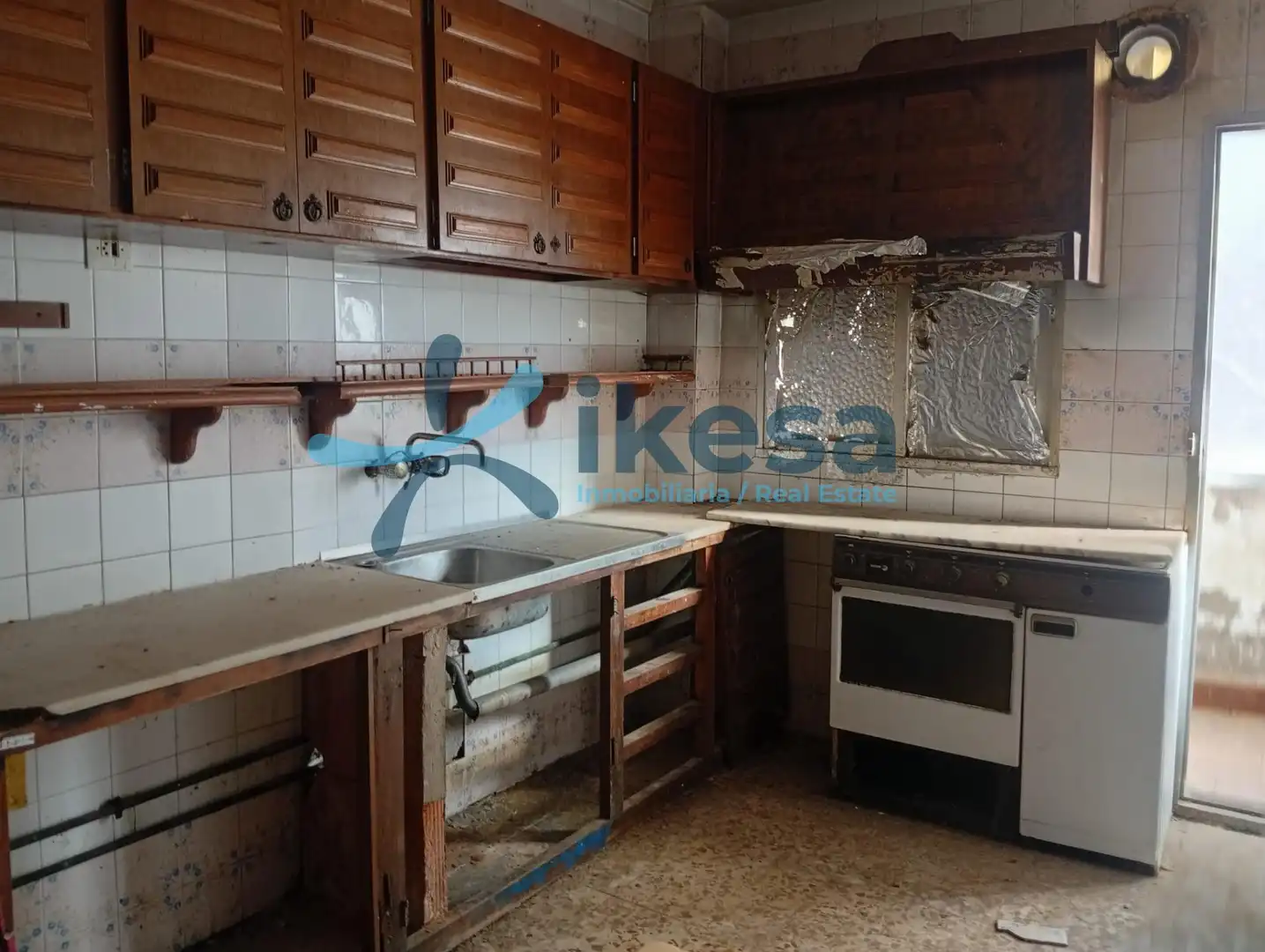 Kitchen of Flat for sale in Balanegra  with Terrace and Balcony