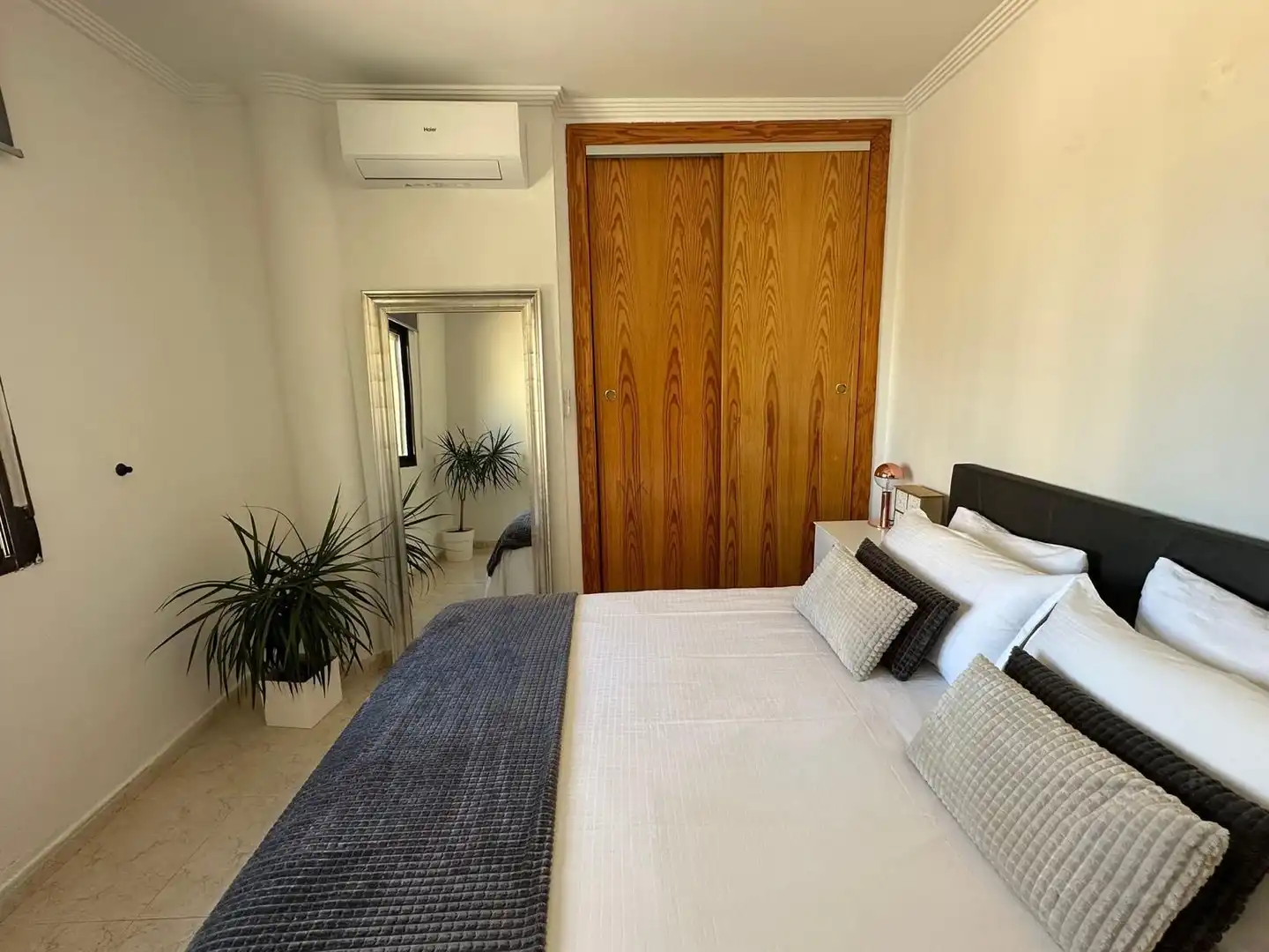 Dormitori de Apartament en venda en Benidorm amb Aire condicionat