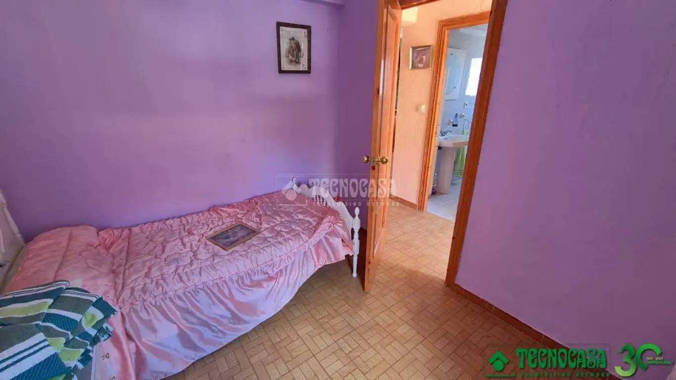 Dormitori de Casa adosada en venda en Lanzahíta amb Aire condicionat i Calefacció