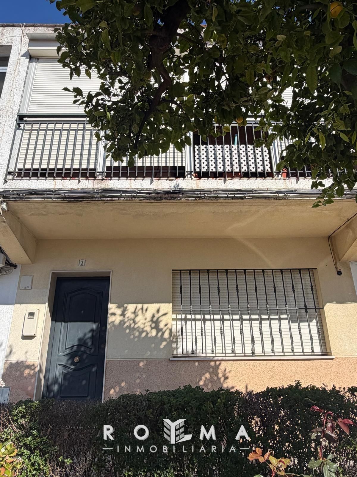 Exterior view of Duplex for sale in Dos Hermanas