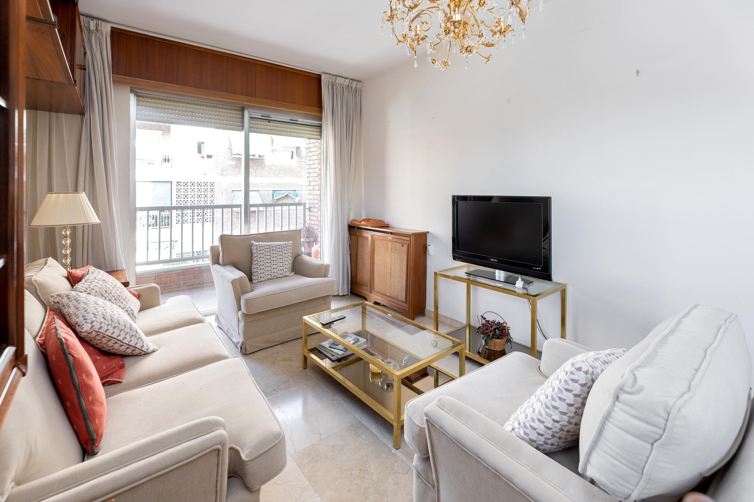 Sala d'estar de Apartament en venda en  Granada Capital amb Calefacció i Balcó