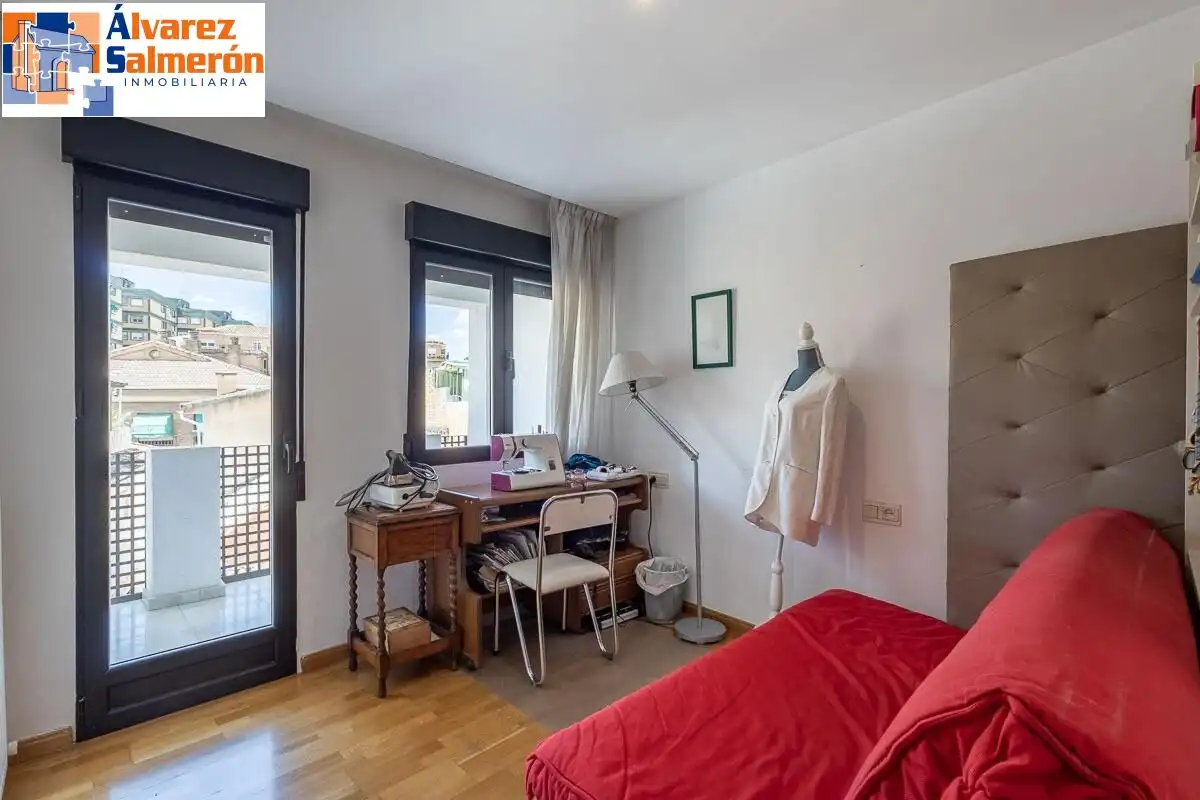 Bedroom of Houses for sale in Granada  with Air Conditioner, Terrace and Storage room