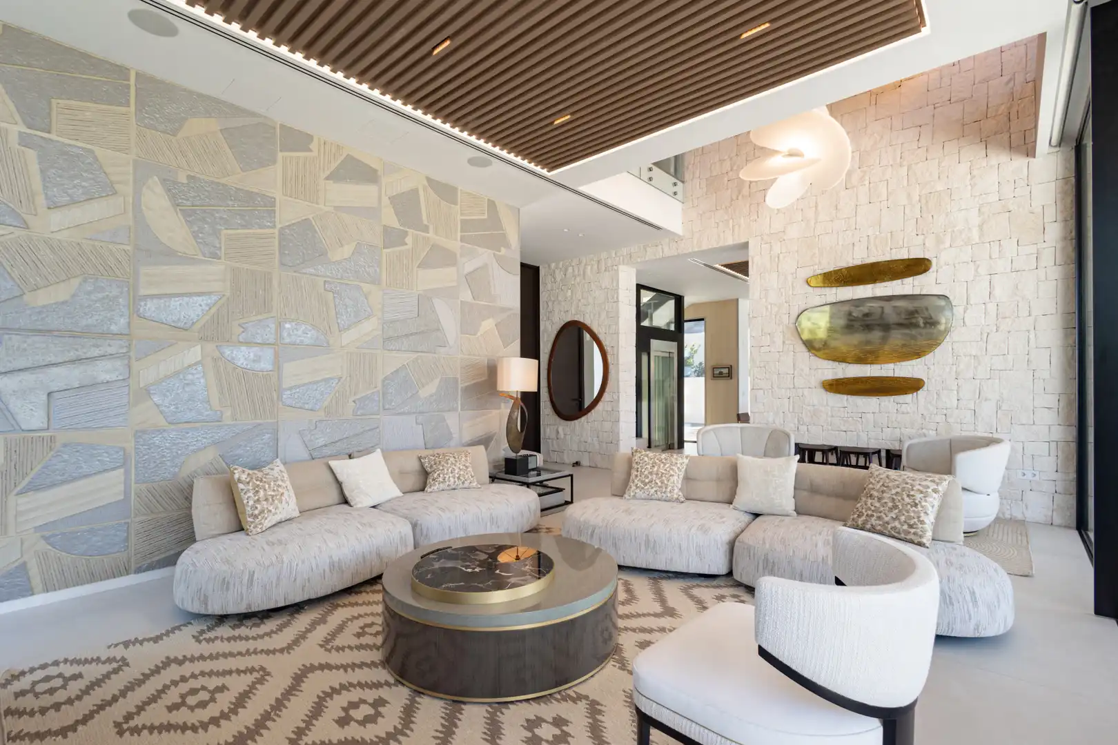 Sala d'estar de Casa o xalet en venda en Marbella amb Aire condicionat, Terrassa i Traster