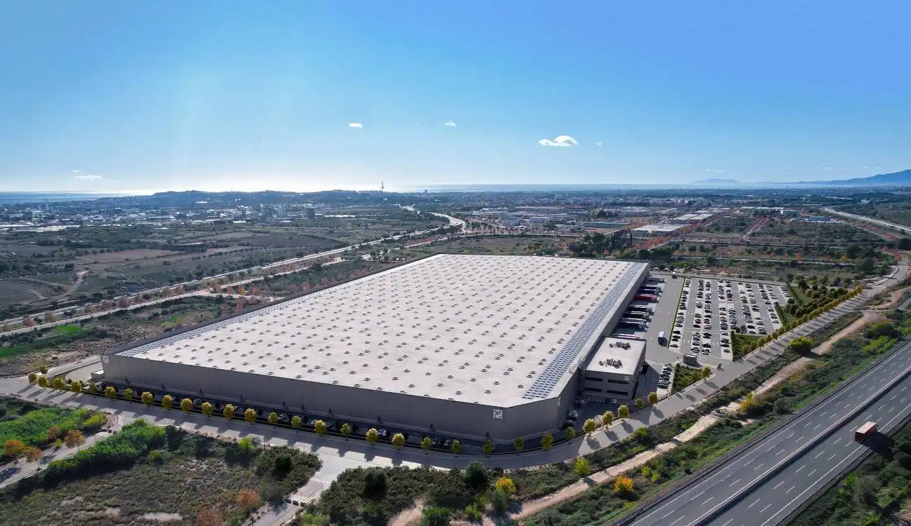 Vista exterior de Nave industrial de alquiler en Tarragona