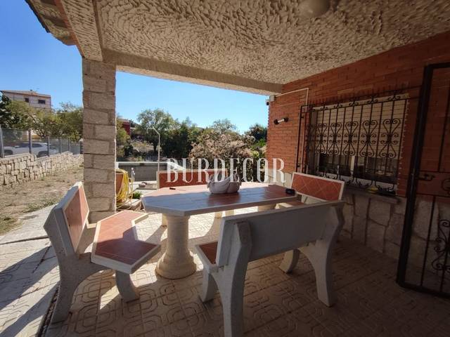 Casa-chalet en Venta en Maqueda