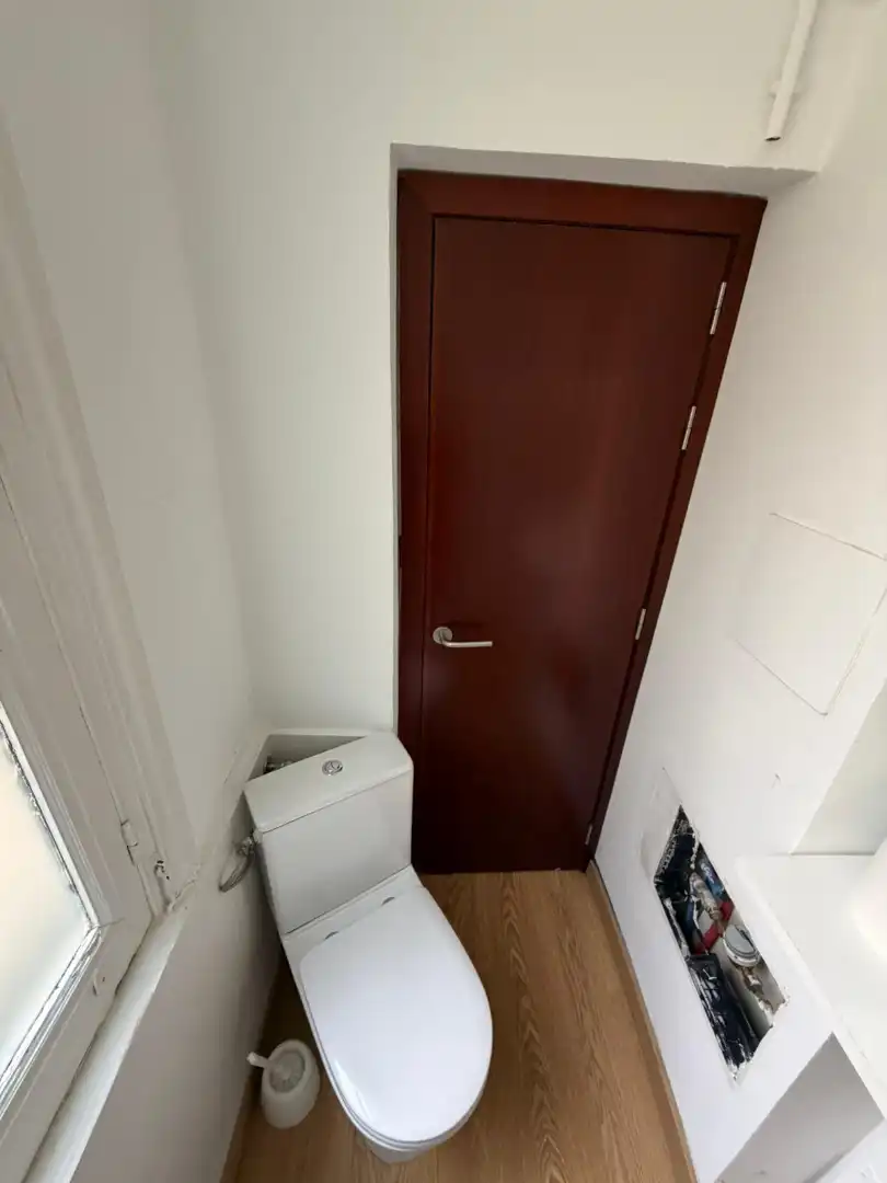 Badezimmer von Büro zur Miete in Madrid mit Klimaanlage, Heizung und Terrasse