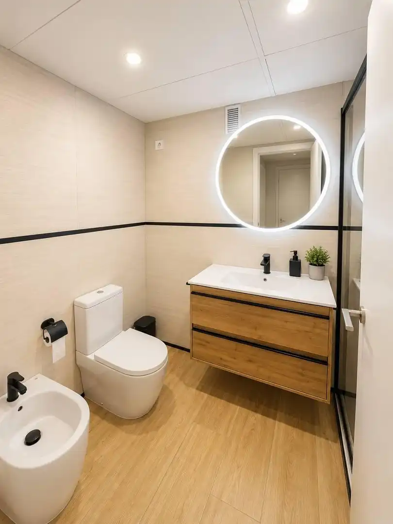 Baño de Piso en venta en Alicante / Alacant con Aire acondicionado, Calefacción y Jardín privado